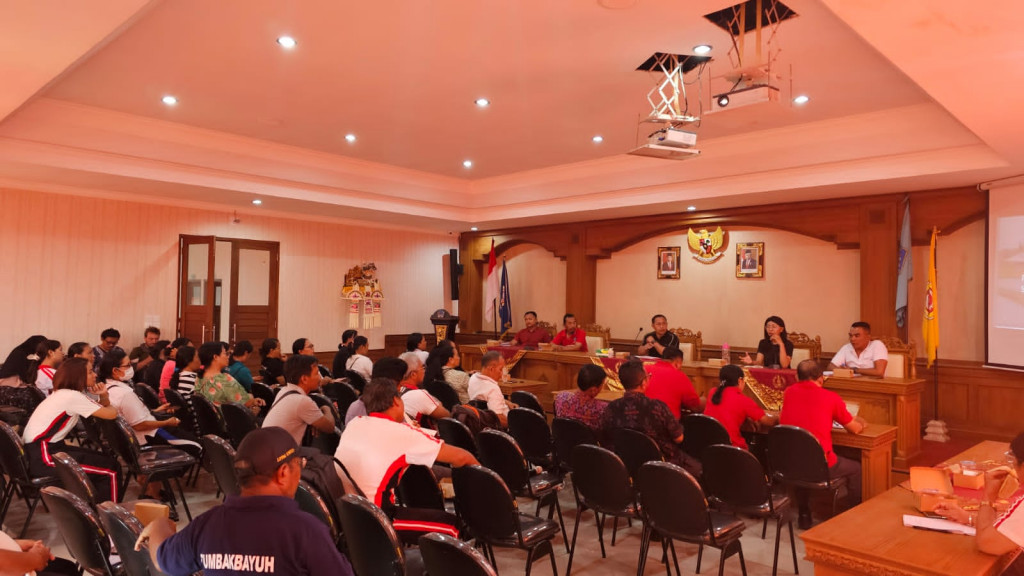 Rapat Koordinasi Tentang Pengelolaan Sampah Berbasis Sumber di Desa Tumbak Bayuh